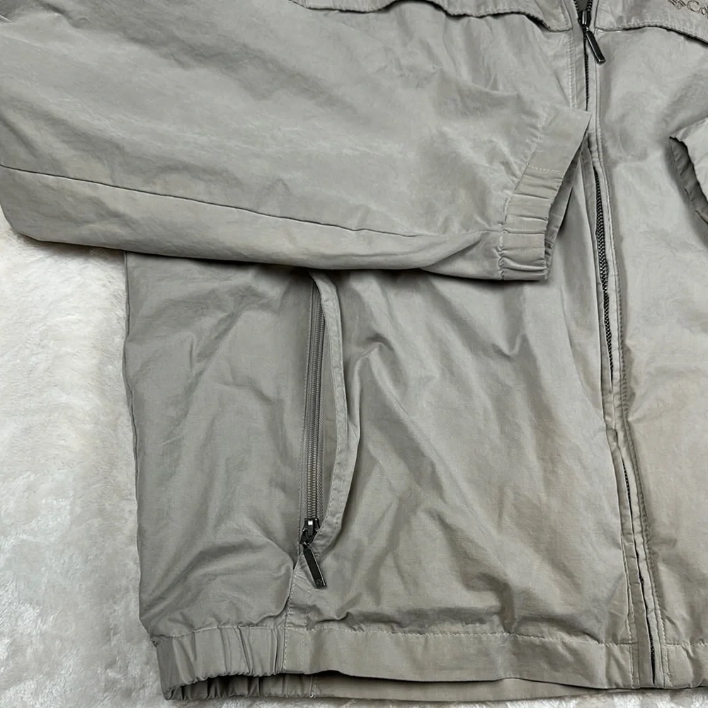 Gray Lightweight‎ Windbreaker Jacket with Elastic Cuffs